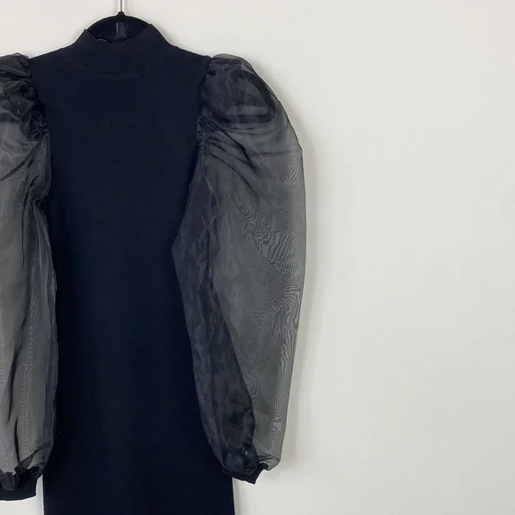 Black fitted dress with organza oversized sleeves - Picture 3 of 5